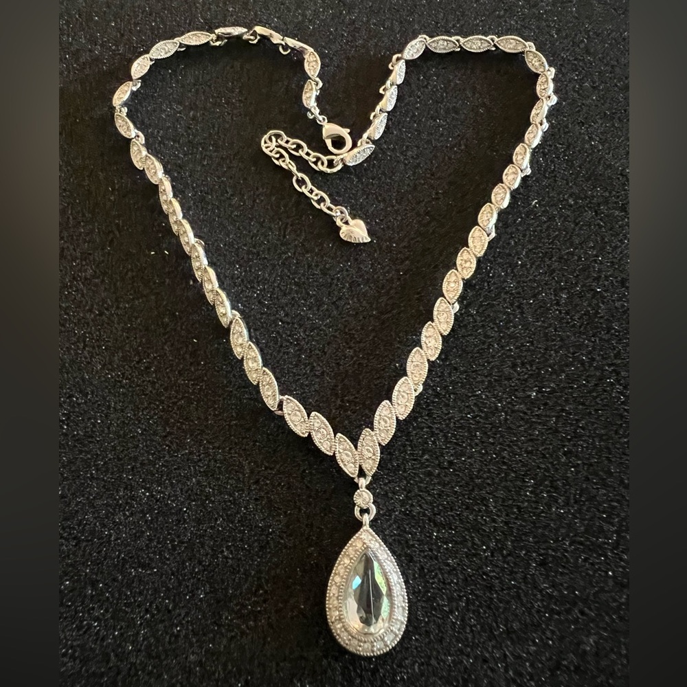Beautiful Carolee necklace